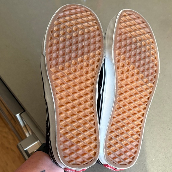 Vans Women’s Black Slip-On Sneakers size 8 - Picture 3 of 3